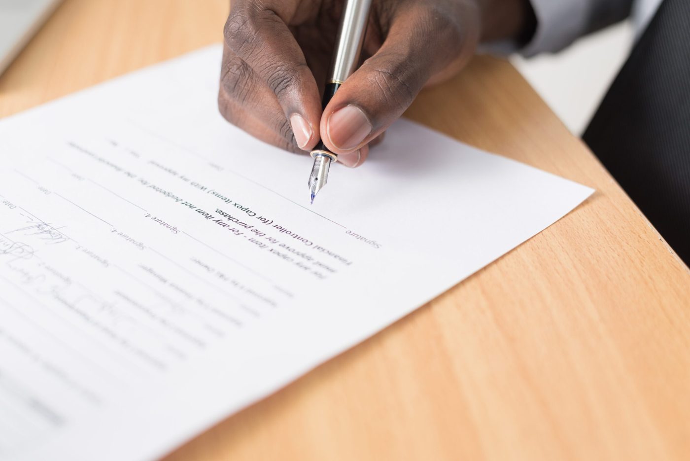 What does it take to have a valid and binding contract in South Africa?